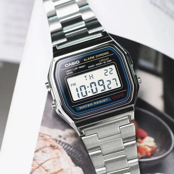 Casio A158WA-1D férfi digitális karóra, retro, ezüst acél, WR30, LED