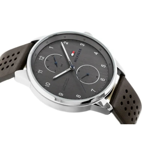Tommy Hilfiger férfi karóra 44 mm, barna bőrszíj, WR50 – 1791579 Chase
