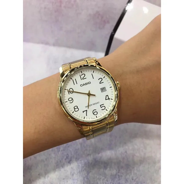 Casio MTP-V002G-7B2 arany férfi karóra, kvarc, acél szíj, 36 mm