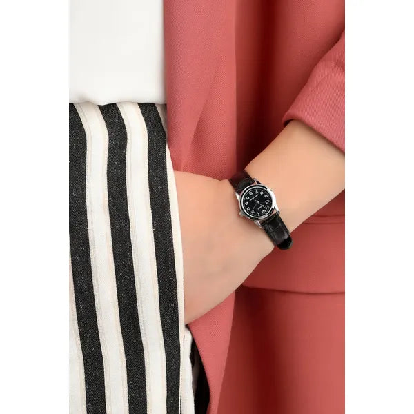 Casio LTP-V001L-1B női karóra, fekete bőrszíj, 24 mm, WR30