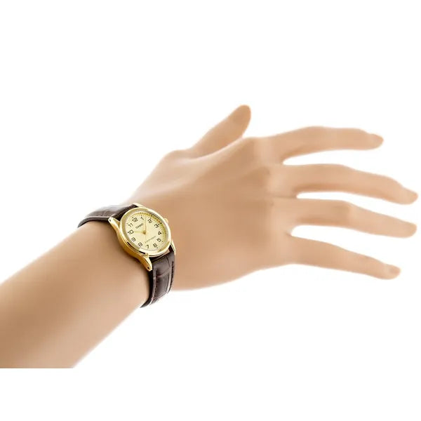 Casio női karóra, arany tok 24 mm, barna bőrszíj, kvarc WR30