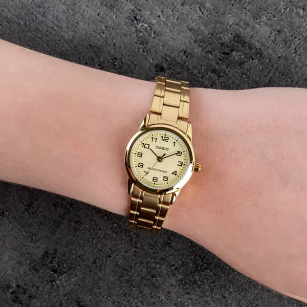 Casio női karóra LTP-V001G-9B arany nemesacél 25 mm WR30