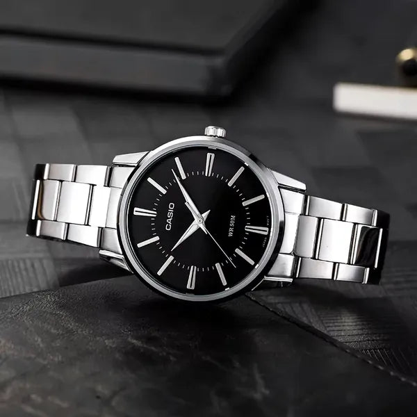 Casio LTP-1303D-1AVDF női karóra, acél szíj, fekete számlap, WR50
