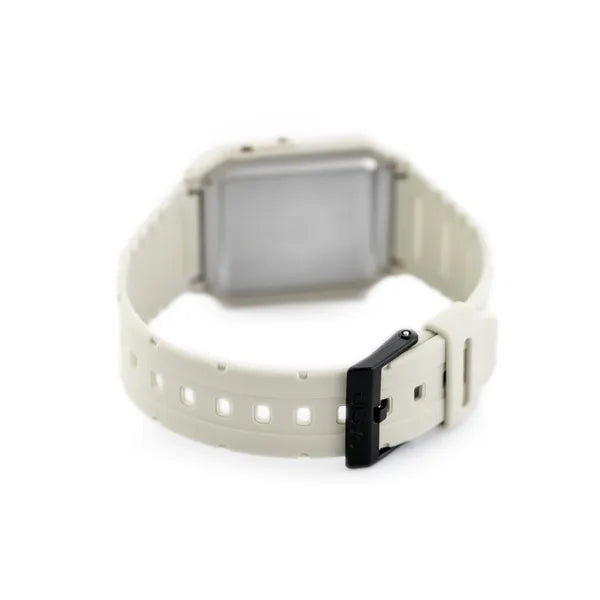Casio Vintage CA-53WF-8B férfi digitális karóra kalkulátorral, fehér