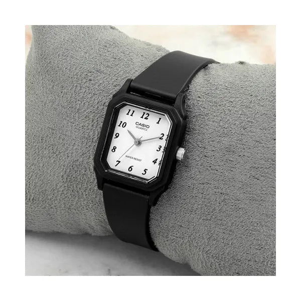 Casio LQ-142-7B női karóra, fekete tok, fehér számlap, quartz, WR30