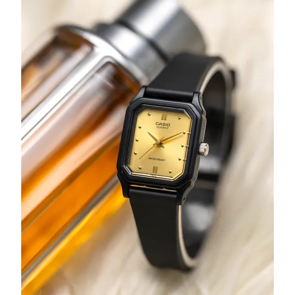 Casio LQ-142E-9A női karóra, arany számlap, fekete műanyag szíj, WR30