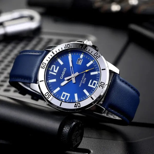 Casio MTP-VD01L-2BV férfi kvarc karóra, acél tok, bőr szíj, WR50, dátum, 45 mm