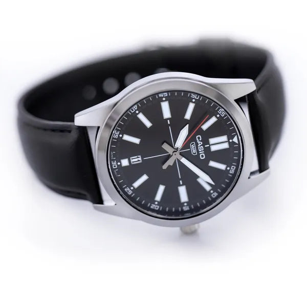 Casio férfi karóra fekete bőrszíjjal, 41 mm, dátumkijelzős, WR30