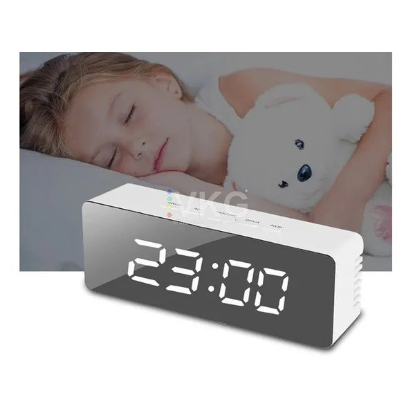 Fehér LED tükör kijelzős ébresztőóra hőmérővel, USB/AAA, 14 cm