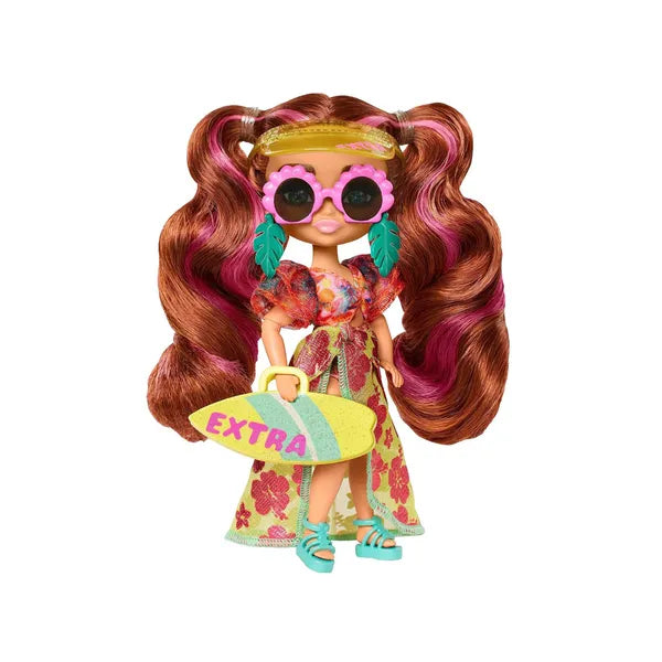 Barbie Extra Fly Minis baba – napfényes tengerparti szett, 15 cm