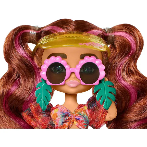 Barbie Extra Fly Minis baba – napfényes tengerparti szett, 15 cm