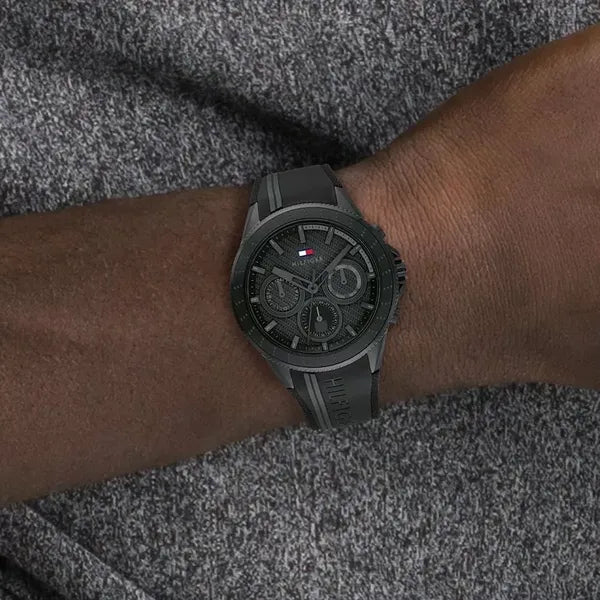 Tommy Hilfiger Aiden férfi fekete acél kvarc karóra 45 mm WR50