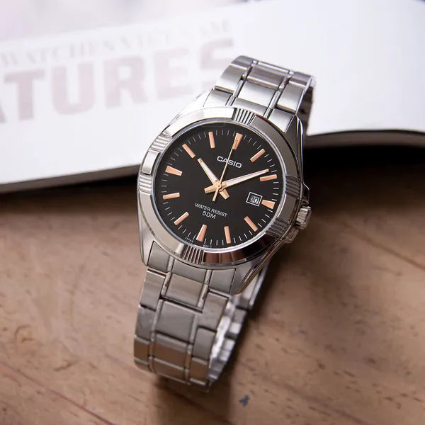 Casio MTP-1308D-1A2 férfi karóra, fekete számlap, acél szíj, WR50