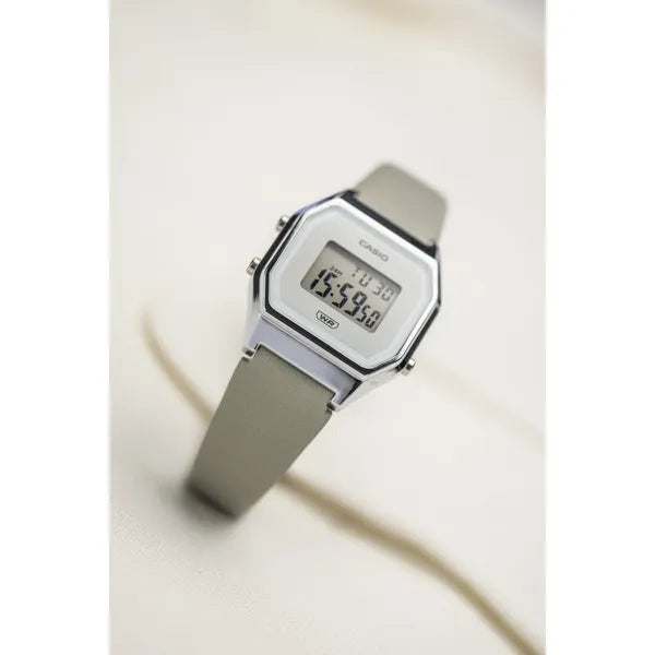Casio Vintage Mini LA680WEL-8EF női digitális karóra bézs bőrszíj WR30