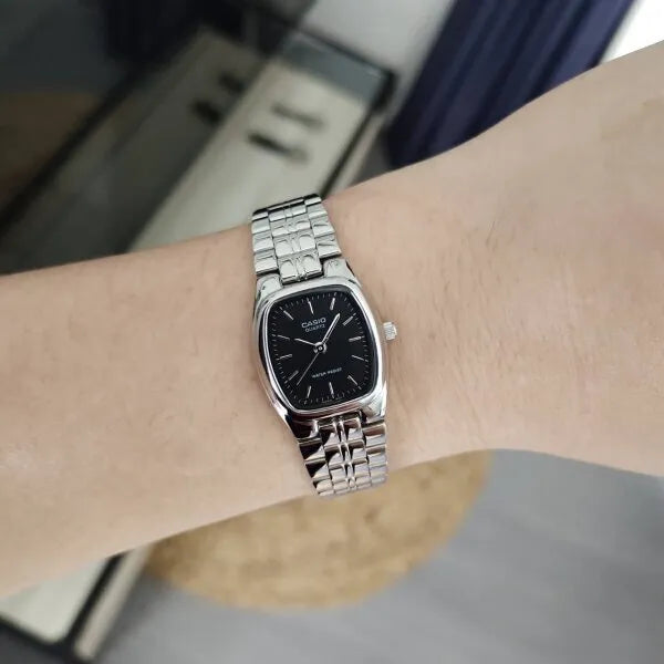 Casio LTP-1169D-1A női karóra, acél szíj, fekete számlap 28 mm