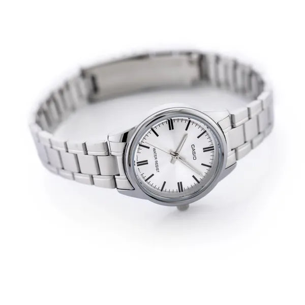 Casio LTP-V005D-7A női nemesacél karóra, ezüst, 28 mm, WR30