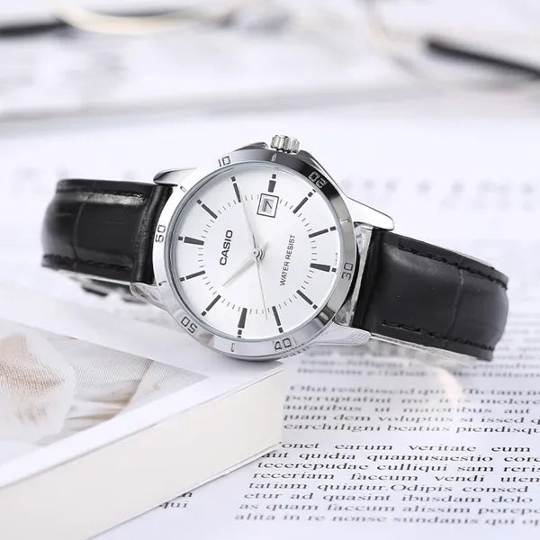 Casio női karóra LTP-V004L-7A, bőr szíj, ezüst számlap, 30 mm