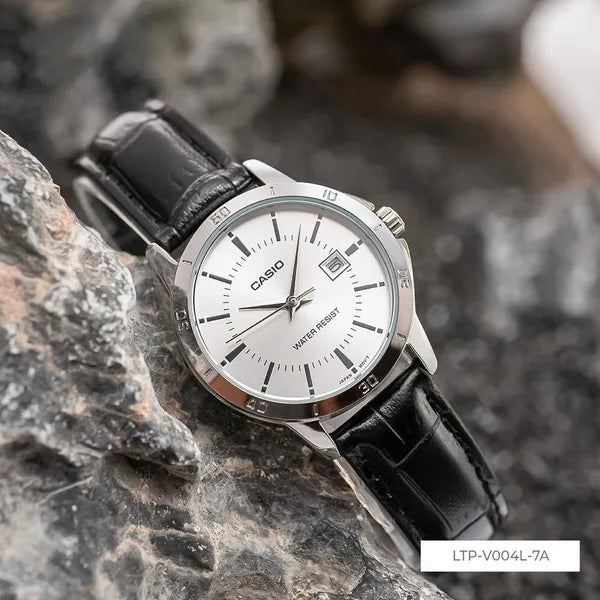 Casio női karóra LTP-V004L-7A, bőr szíj, ezüst számlap, 30 mm
