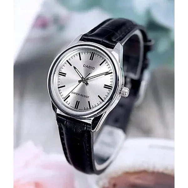 Casio LTP-V005L-7A női karóra, bőr szíj, ezüst számlap, WR30