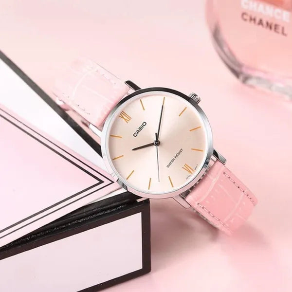 Casio női kvarc karóra, rózsaszín bőrszíj, 34 mm, WR30, díszdobozzal