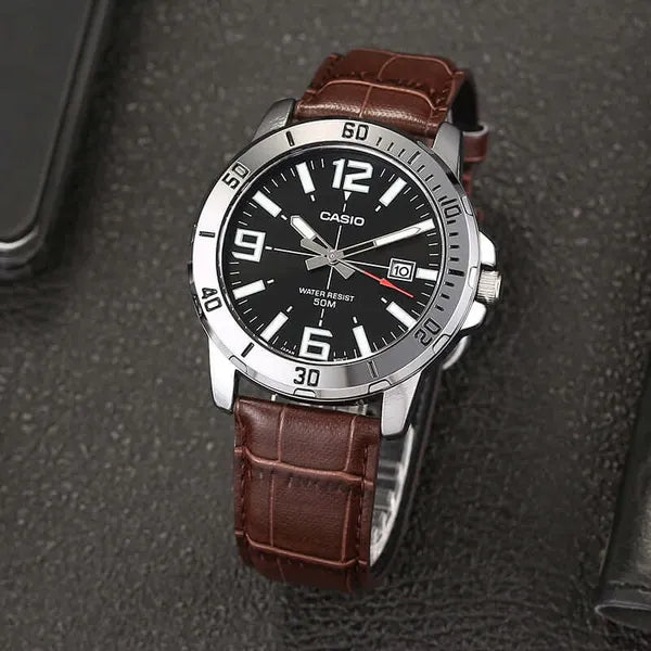 Casio MTP-VD01L-1BV férfi karóra, barna bőrszíj, fekete számlap, WR50