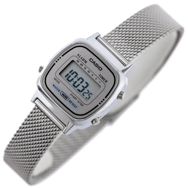 Casio LA670WEM-7DF női retro digitális karóra, ezüst acél, WR30