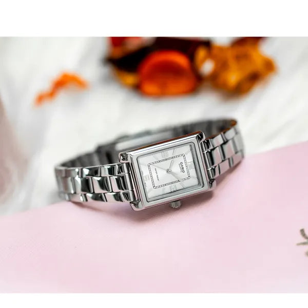Női Casio karóra LTP-1234DD-7A, ezüst nemesacél, téglalap, WR30