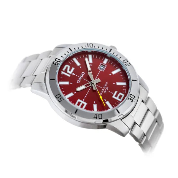 Casio MTP-VD01D-4B férfi karóra, rozsdamentes acél szíj, piros számlap