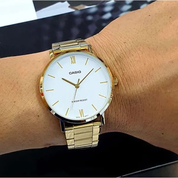 Casio MTP-VT01G-7B férfi karóra arany acél tok és szíj, 40 mm, WR30