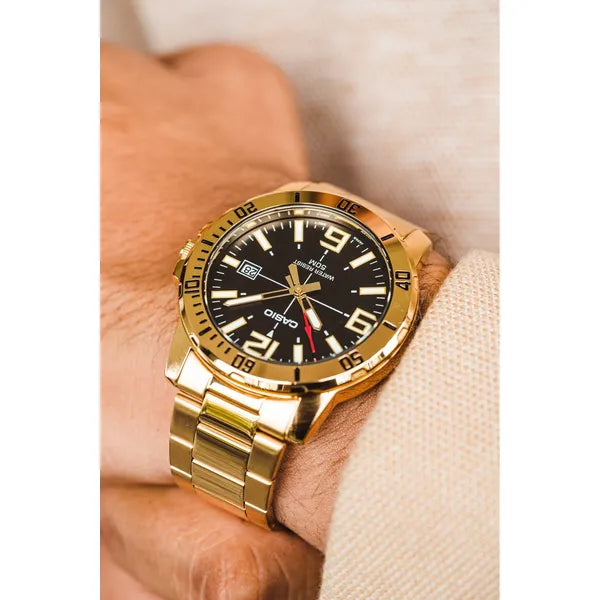 Casio MTP-VD01G-1B férfi kvarc karóra, arany acél, fekete számlap, 45 mm
