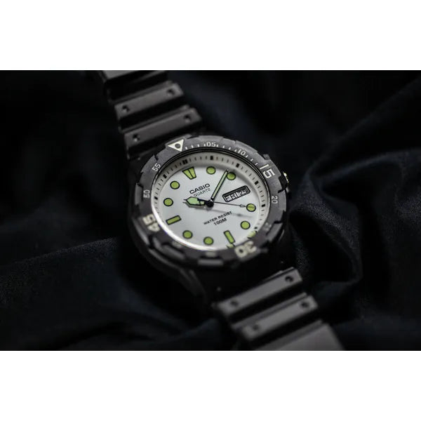 Casio MRW-200H-7EVEF férfi kvarc karóra, WR100, fehér számlap, műanyag