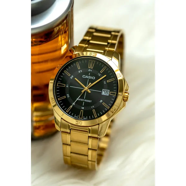 Férfi aranyszínű acél karóra Casio MTP-V004G-1CUDF, fekete számlap, WR30