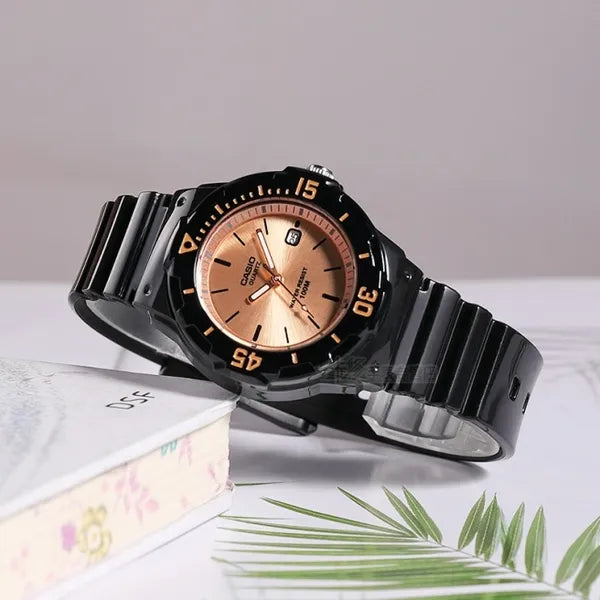 Casio női karóra LRW-200H-9E2VDF, 39 mm, WR100, rózsaarany számlap