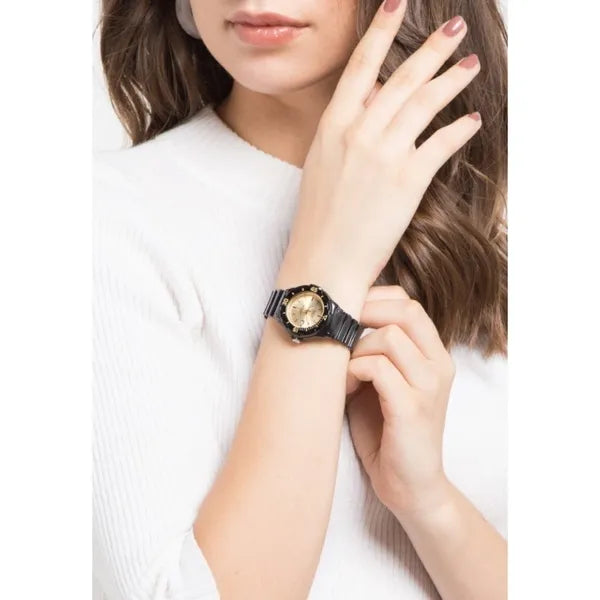 Casio LRW-200H-9EVDF női karóra, fekete gumi szíj, WR100 vízálló, dátum