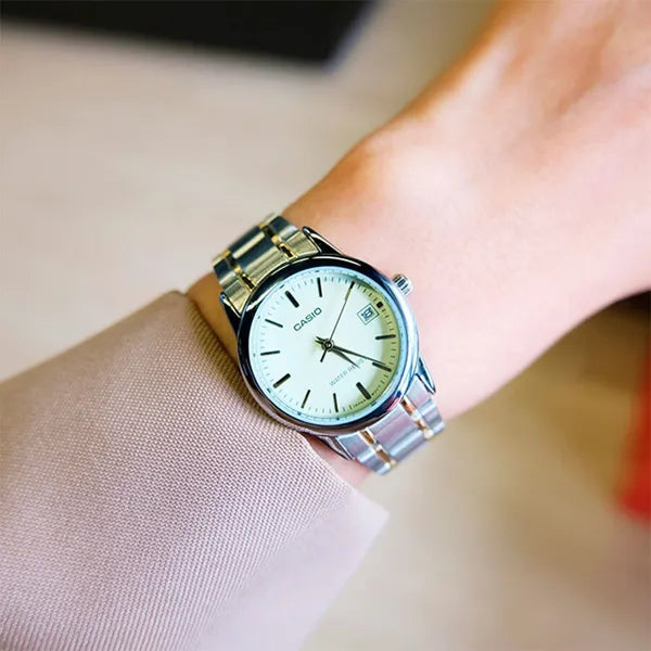 Casio LTP-V002SG-9A női karóra, nemesacél ezüst/arany, 31 mm, dátum