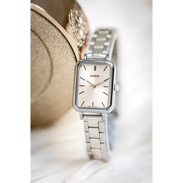 Casio LTP-V009D-4E női karóra, acél szíj, rózsaszín gyöngyház számlap, WR30
