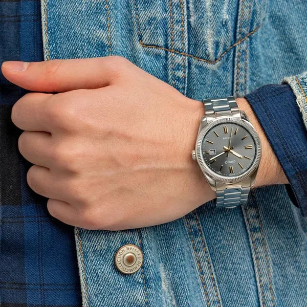 Casio MTP-1302D-1A2 férfi karóra, fekete számlap, acél szíj, WR50, dátum