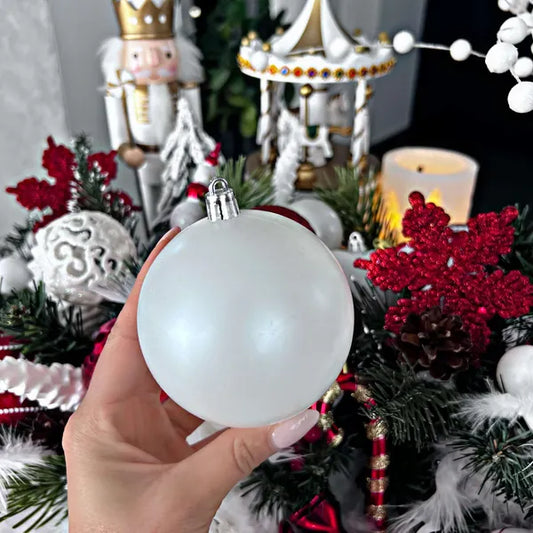 Fehér, törhetetlen karácsonyi díszgömb készlet 33 db, 5-8 cm