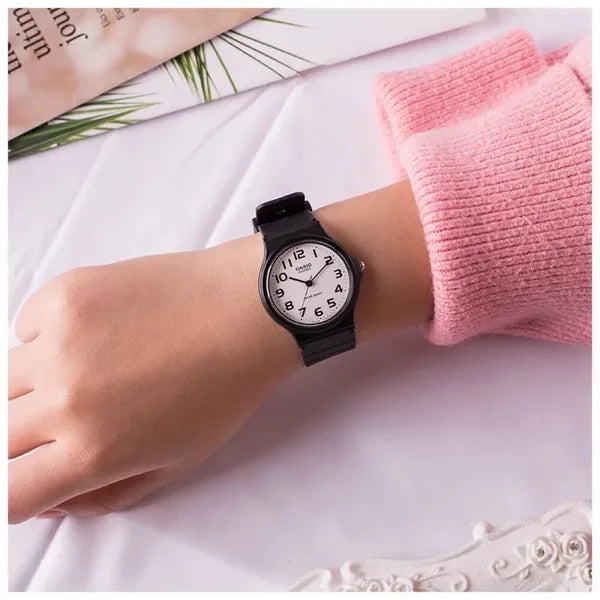 Casio MQ-24-7B uniszex karóra, quartz, WR30, fekete pánt + díszdoboz