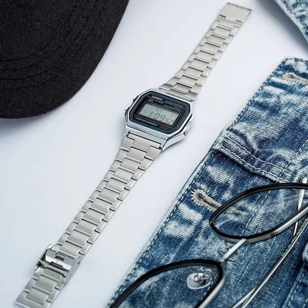 Casio A158WA-1D férfi digitális karóra, retro, ezüst acél, WR30, LED