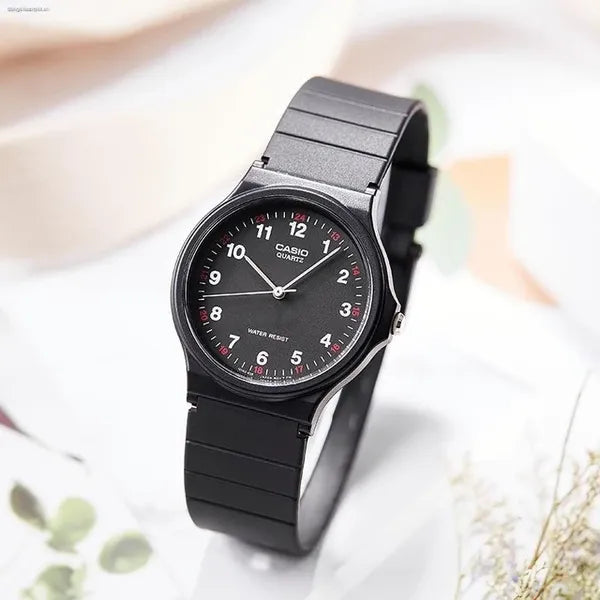 Casio MQ-24-1BLDF férfi karóra, kvarc, fekete műanyag szíj, 35 mm, WR30