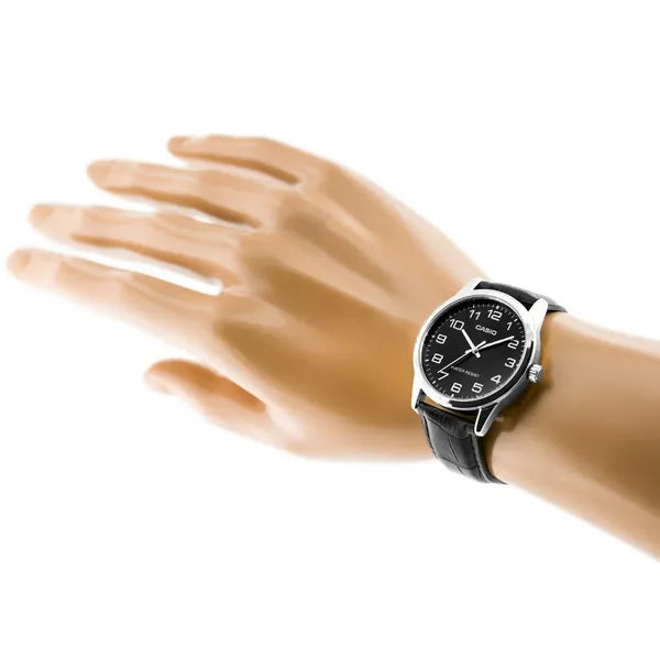Casio MTP-V001L-1B férfi karóra fekete bőrszíjjal, 38 mm