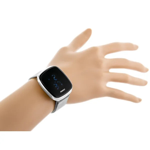 Női LED digitális karóra ezüst fém szíjjal, mágneses zár, 36x40 mm
