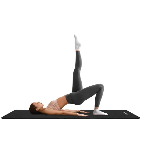 Fekete NBR jóga- és fitneszszőnyeg 183×61×1 cm hordpánttal