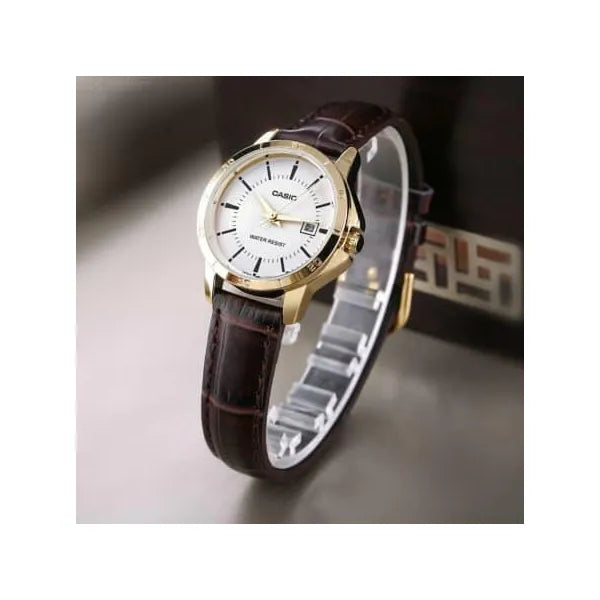 Casio LTP-V004GL-7A női karóra, arany tok, barna bőrszíj, fehér számlap