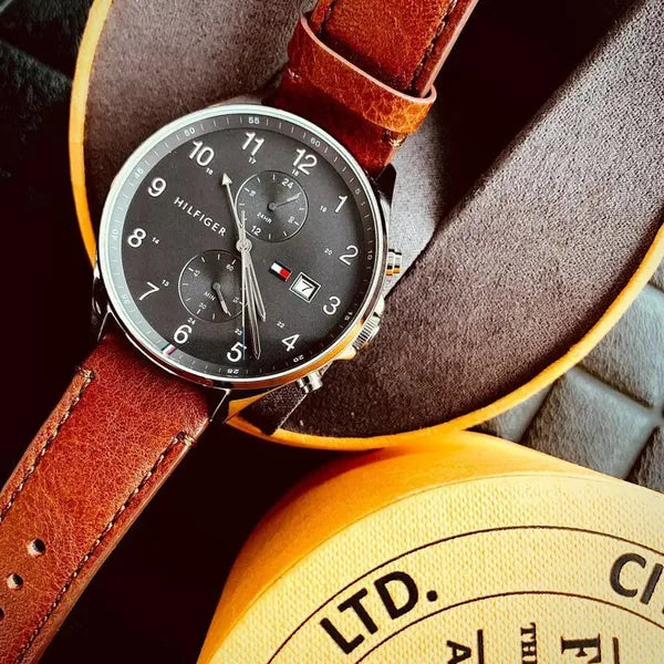 Tommy Hilfiger 1791710 West férfi karóra, barna bőrszíj, WR50, 44 mm