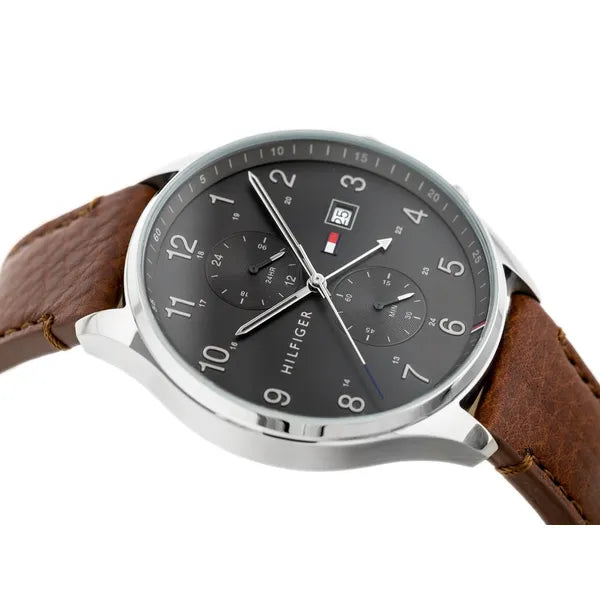 Tommy Hilfiger 1791710 West férfi karóra, barna bőrszíj, WR50, 44 mm
