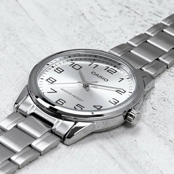 Casio MTP-V001D-7B férfi karóra ezüst acél szíjjal, 38 mm, WR30
