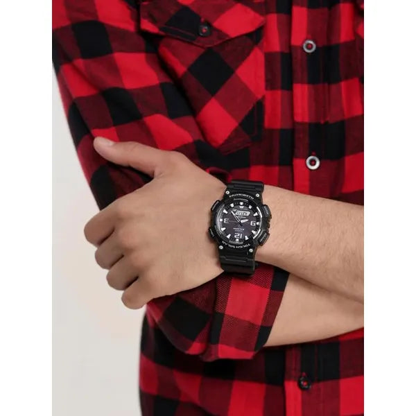 Casio AQ-S810W-1AV férfi napenergiás, WR100, analóg-digitális karóra