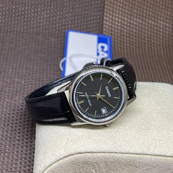 Casio női karóra fekete bőrszíjjal, ezüst tok 25 mm, WR30